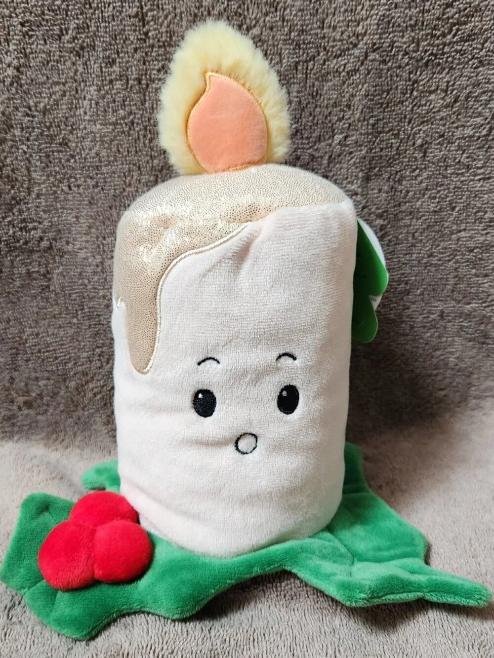 GIGGLESCAPE Holiday Candle with Holly Plush Toy 8.5